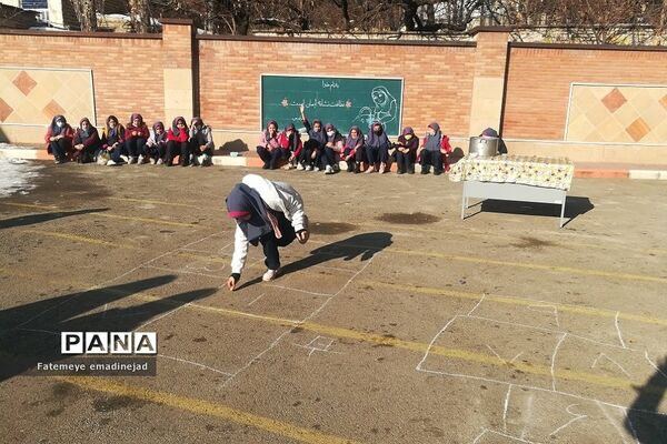 برگزاری بازی‌های محلی در دبستان برکت رودهن