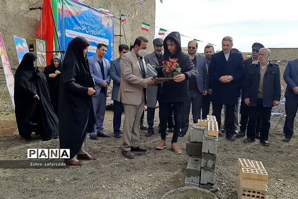 آیین خشت‌گذاری مدرسه ۱۴ کلاسه خیرساز زنده یاد کیقباد علی یوسفی در شهر رودهن