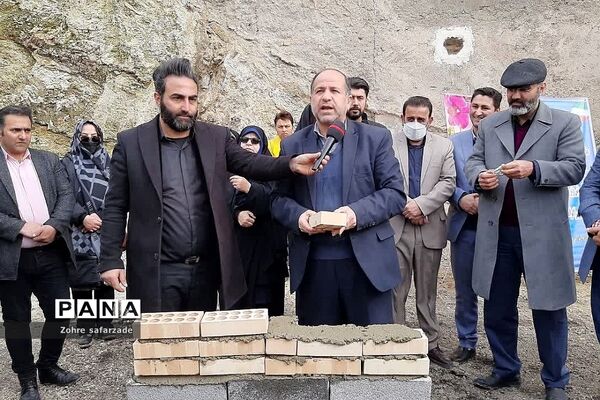 آیین خشت‌گذاری مدرسه ۱۴ کلاسه خیرساز زنده یاد کیقباد علی یوسفی در شهر رودهن