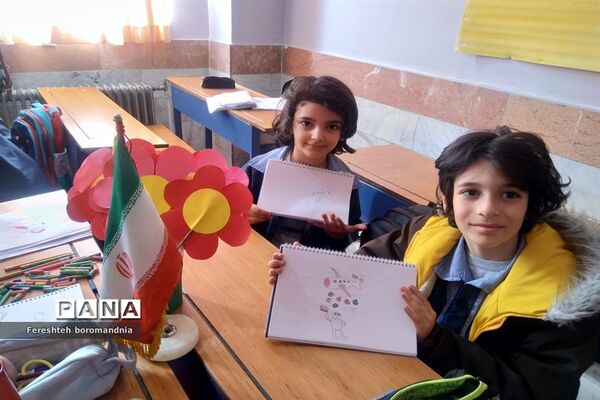 نقاشی همگانی و پویش سرود ملی در دبستان نیکان ملارد