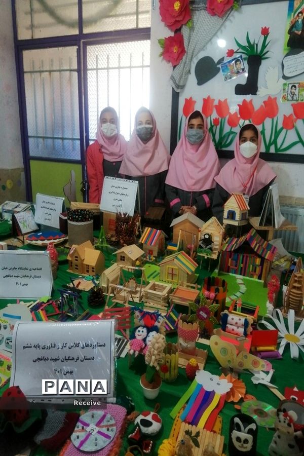 برگزاری جشن دهه مبارک فجر و برپایی نمایشگاه انقلاب و نمایشگاه دست سازه‌های دانش‌آموزی در مدارس اقلید