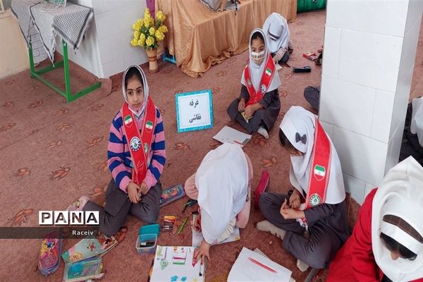 برگزاری جشن دهه مبارک فجر و برپایی نمایشگاه انقلاب و نمایشگاه دست سازه‌های دانش‌آموزی در مدارس اقلید