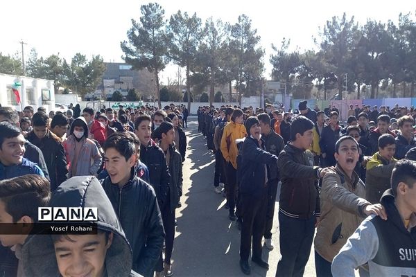 برگزاری جشن دهه فجر در مدارس کاشمر
