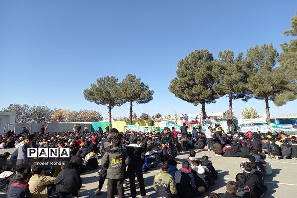 برگزاری جشن دهه فجر در مدارس کاشمر
