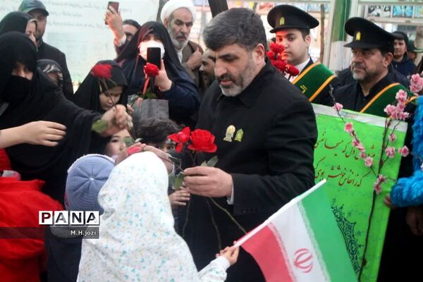 گلباران مزار شهدای قم  بمناسبت دهه فجر