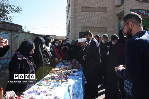 برپایی بازارچه و آثار دستی در مدرسه عدالت  بخش جوادآباد