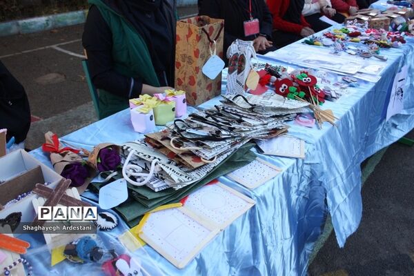 برپایی بازارچه و آثار دستی در مدرسه عدالت  بخش جوادآباد