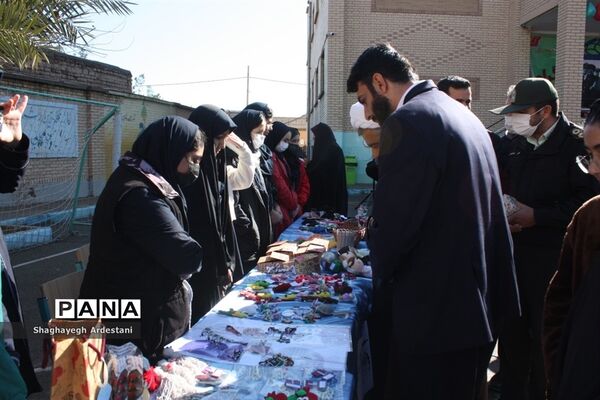 برپایی بازارچه و آثار دستی در مدرسه عدالت  بخش جوادآباد