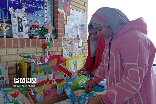 نواختن متمرکز شهرستانی زنگ انقلاب در آموزشگاه آیت الله مشکینی شهرستان پیشوا