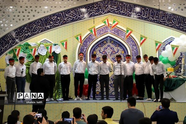 برگزاری جشن تکلیف دانش‌آموزان پسر در مسجد النبی کرمانشاه