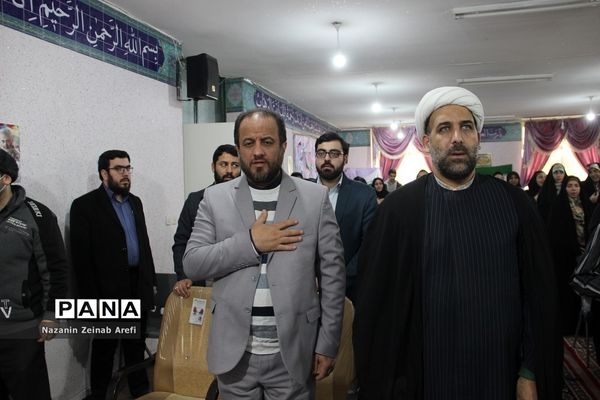 نمایشگاه دانش‌آموزی مدرسه انقلاب در اسلامشهر