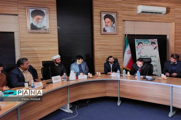 نشست پرسش و پاسخ شورای دانش‌آموزی با مسئولان صفادشت