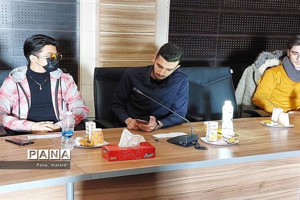 نشست پرسش و پاسخ شورای دانش‌آموزی با مسئولان صفادشت