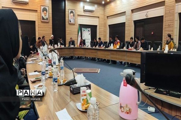 نشست پرسش و پاسخ شورای دانش‌آموزی با مسئولان صفادشت