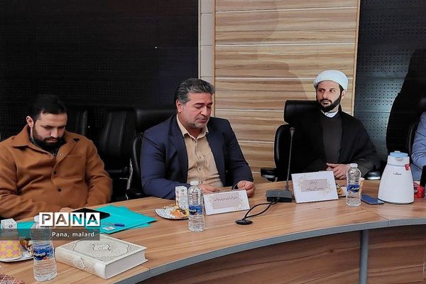 نشست پرسش و پاسخ شورای دانش‌آموزی با مسئولان صفادشت