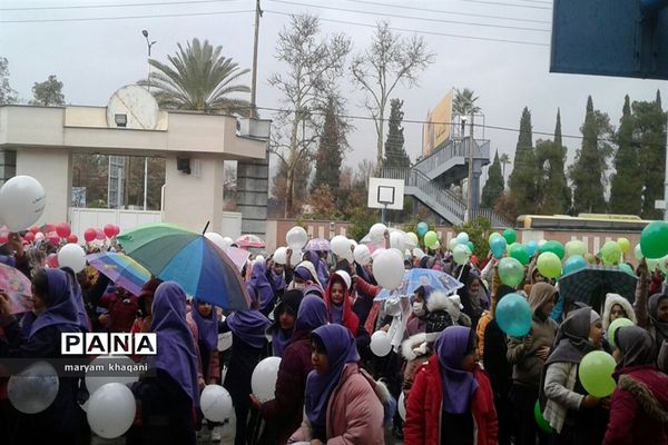 نواخته شدن زنگ انقلاب در دبستان‌های ناحیه 3 شیراز
