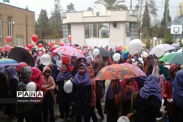 نواخته شدن زنگ انقلاب در دبستان‌های ناحیه 3 شیراز