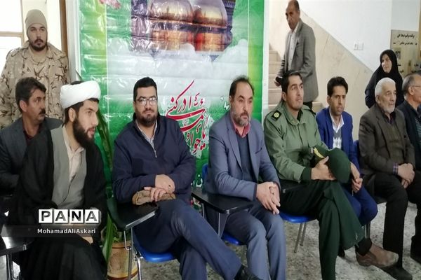 نواخته شدن زنگ انقلاب در مدارس اقلید استان فارس