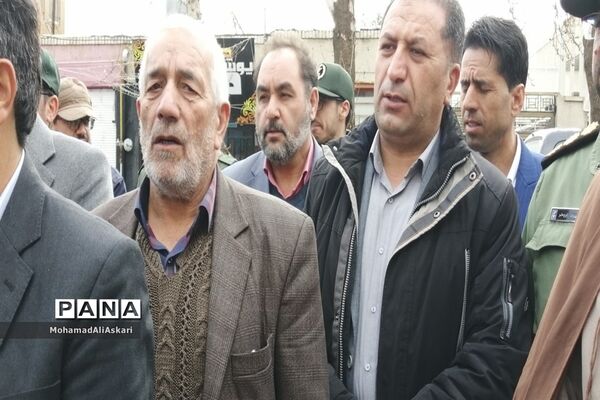 نواخته شدن زنگ انقلاب در مدارس اقلید استان فارس