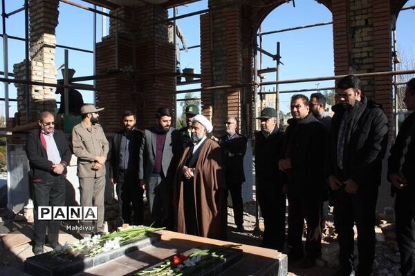 گلباران مزار شهدای گمنام در بخش جوادآباد