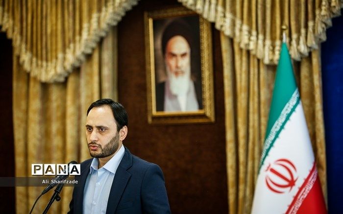 سخنگوی دولت: علیرغم محدودیت‌ها، ایران توقف‌ناپذیر است؛ برای حل مشکلات شبانه‌روزی تلاش می‌کنیم