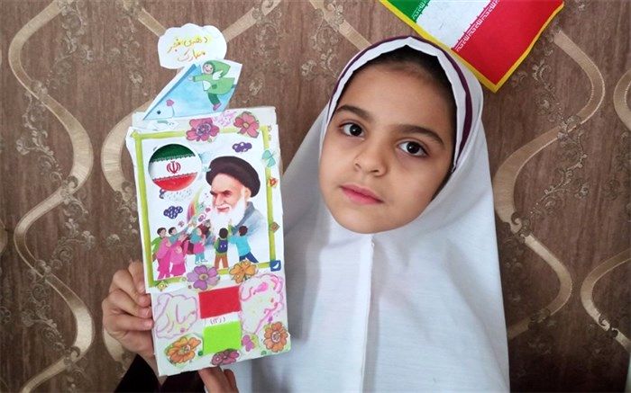 مسابقه مجازی کاردستی‌های انقلابی در دبستان حضرت زهرا(س) یک  رودهن برگزار شد