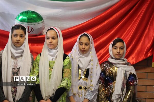 آمادگی دانش‌آموزان برای استقبال از دهه فجر