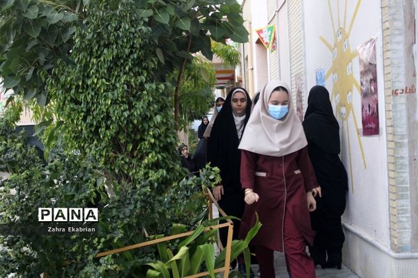 اجرای مراسم دهه فجر انقلاب اسلامی در مدارس بوشهر