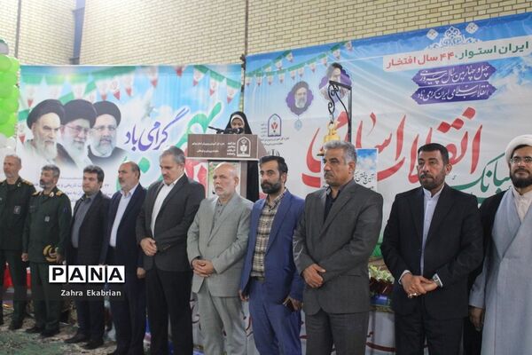 اجرای مراسم دهه فجر انقلاب اسلامی در مدارس بوشهر