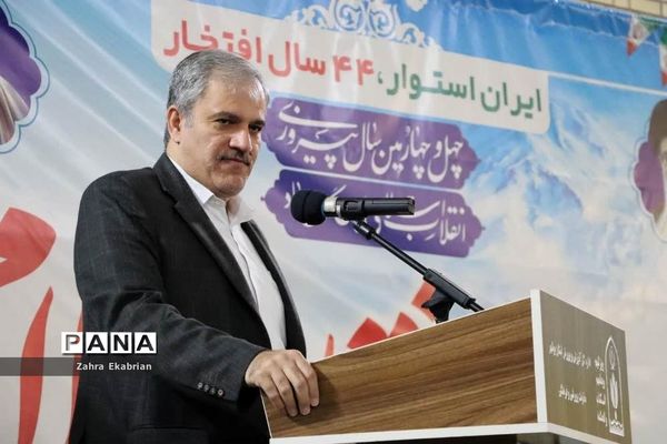 اجرای مراسم دهه فجر انقلاب اسلامی در مدارس بوشهر