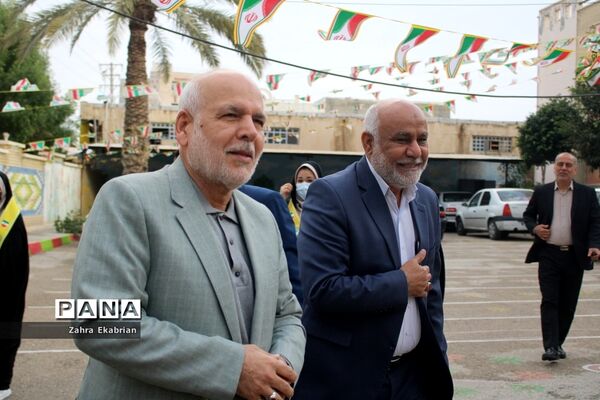 اجرای مراسم دهه فجر انقلاب اسلامی در مدارس بوشهر