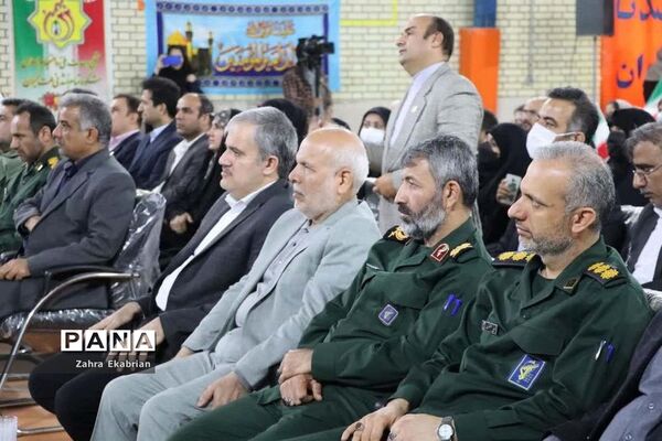 اجرای مراسم دهه فجر انقلاب اسلامی در مدارس بوشهر
