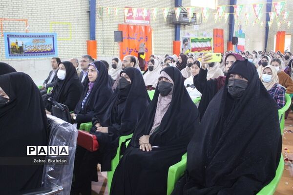 اجرای مراسم دهه فجر انقلاب اسلامی در مدارس بوشهر