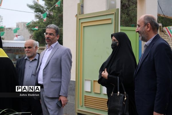 اجرای مراسم دهه فجر انقلاب اسلامی در مدارس بوشهر