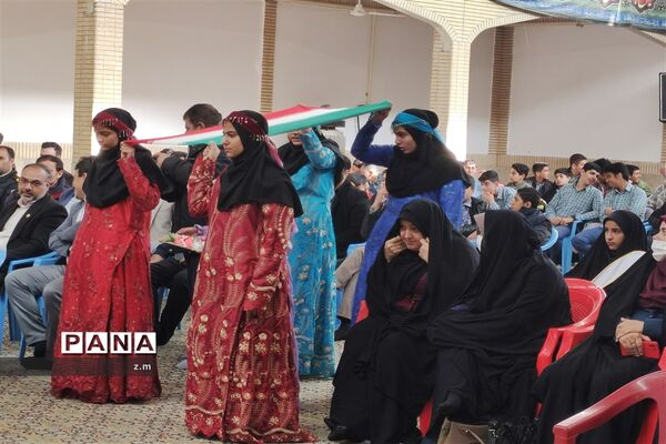 گرامیداشت دهه فجر در مدارس شهرستان مروست