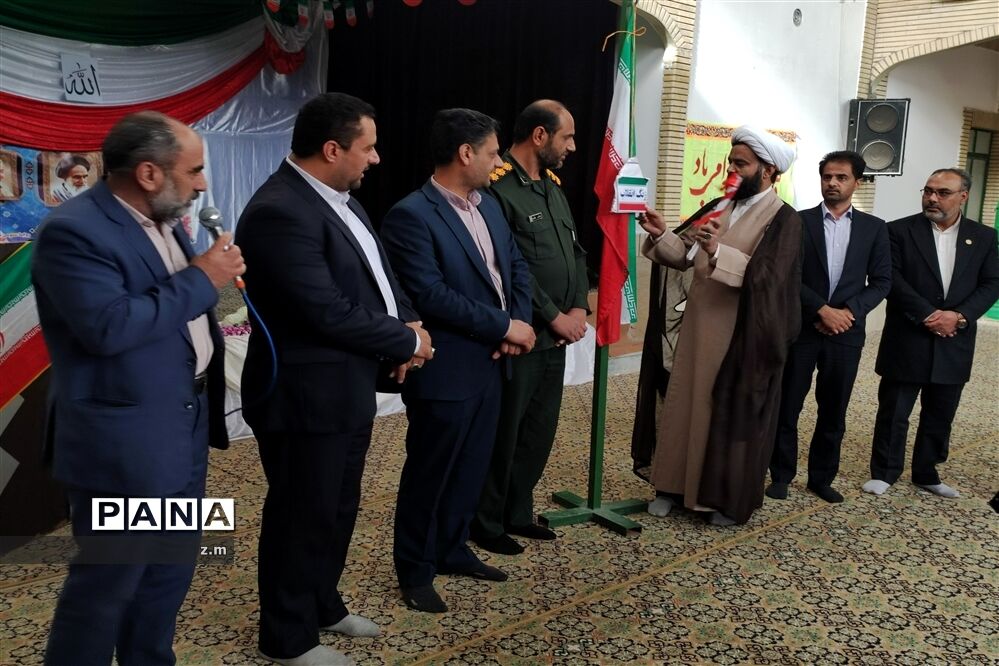 گرامیداشت دهه فجر در مدارس شهرستان مروست