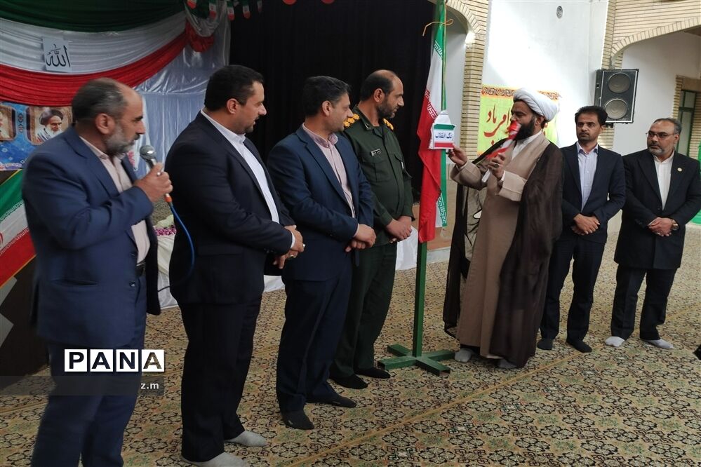 گرامیداشت دهه فجر در مدارس شهرستان مروست