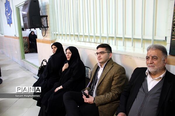 جلسه آموزش خانواده و گرامیداشت مقام پدردر آموزشگاه جلال آل احمد اسلامشهر