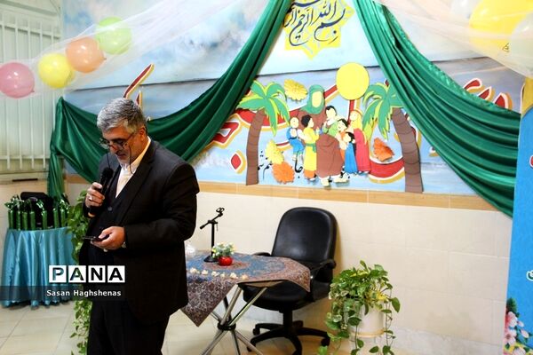 جلسه آموزش خانواده و گرامیداشت مقام پدردر آموزشگاه جلال آل احمد اسلامشهر