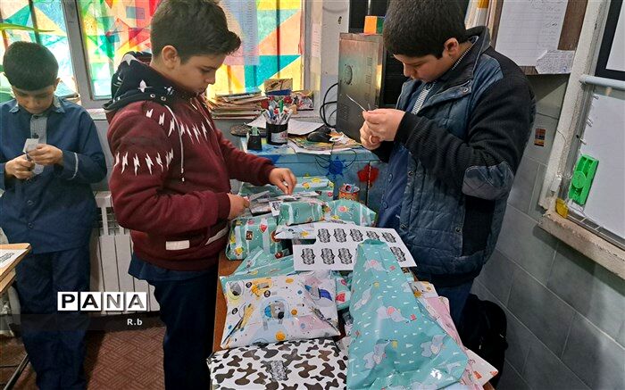 کار زیبای دانش‌آموزان یک آموزشگاه در بافق در روز میلاد حضرت علی