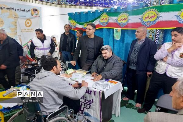 برپایی میز خدمت در نماز جمعه فیروزکوه