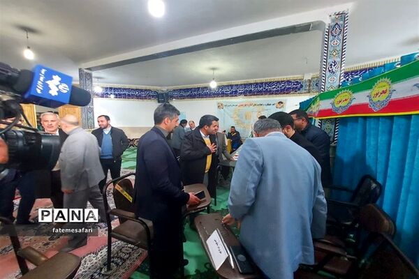 برپایی میز خدمت در نماز جمعه فیروزکوه