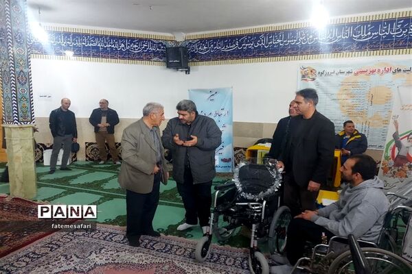 برپایی میز خدمت در نماز جمعه فیروزکوه