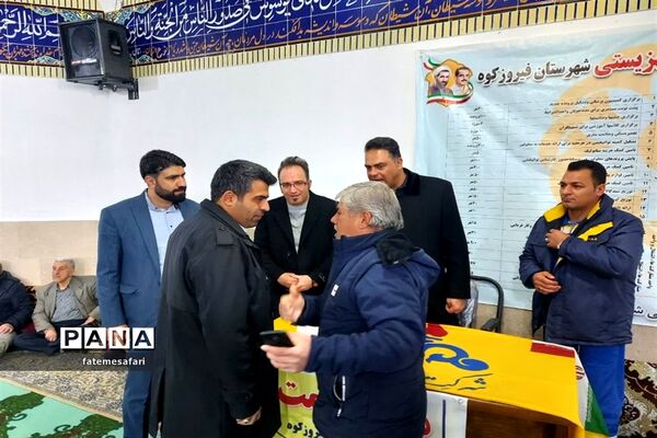 برپایی میز خدمت در نماز جمعه فیروزکوه