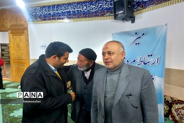 برپایی میز خدمت در نماز جمعه فیروزکوه