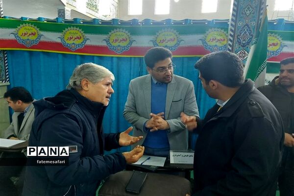 برپایی میز خدمت در نماز جمعه فیروزکوه