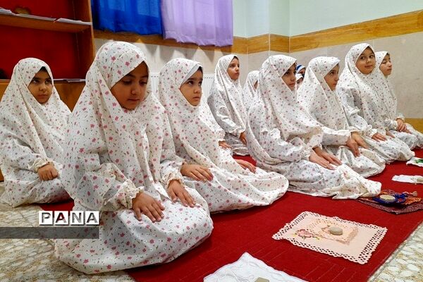 حضور دانش‌آموزان پایه سوم بهارستان ۲ در بیت رهبری