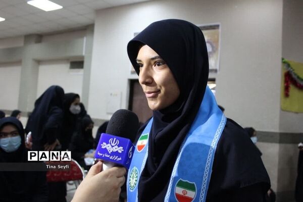 زنگ انقلاب در مدارس شهرستان سمنان نواخته شد