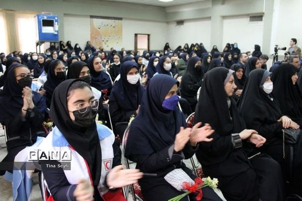 زنگ انقلاب در مدارس شهرستان سمنان نواخته شد