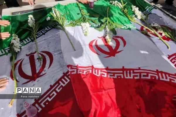 غباروبی و عطرافشانی شهدای آبعلی و دو شهید گمنام و شهدای سادات محله در رودهن